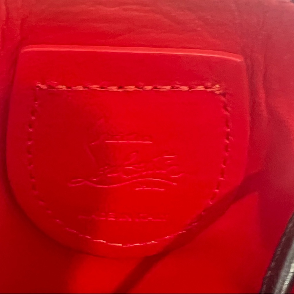 CHRISTIAN LOUBOUTIN
Marie Jane Black Leather Mini Bucket Bag - Picture 5 of 8